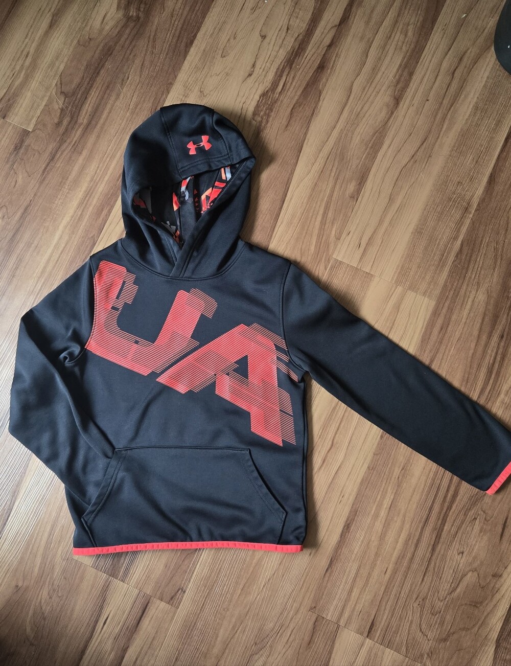 Kids Black & Red Hooded Pullover Under Armour Jacket Youth Small VGUC